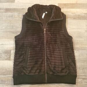 Cable and gauge medium womens black faux fur vest